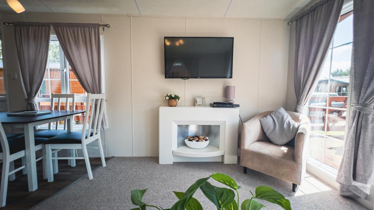 Angie'S Haven, Superb 2 Bedroom Lodge With Hot Tub - Sleeps 6 - Felmoor Park Morpeth Exteriér fotografie