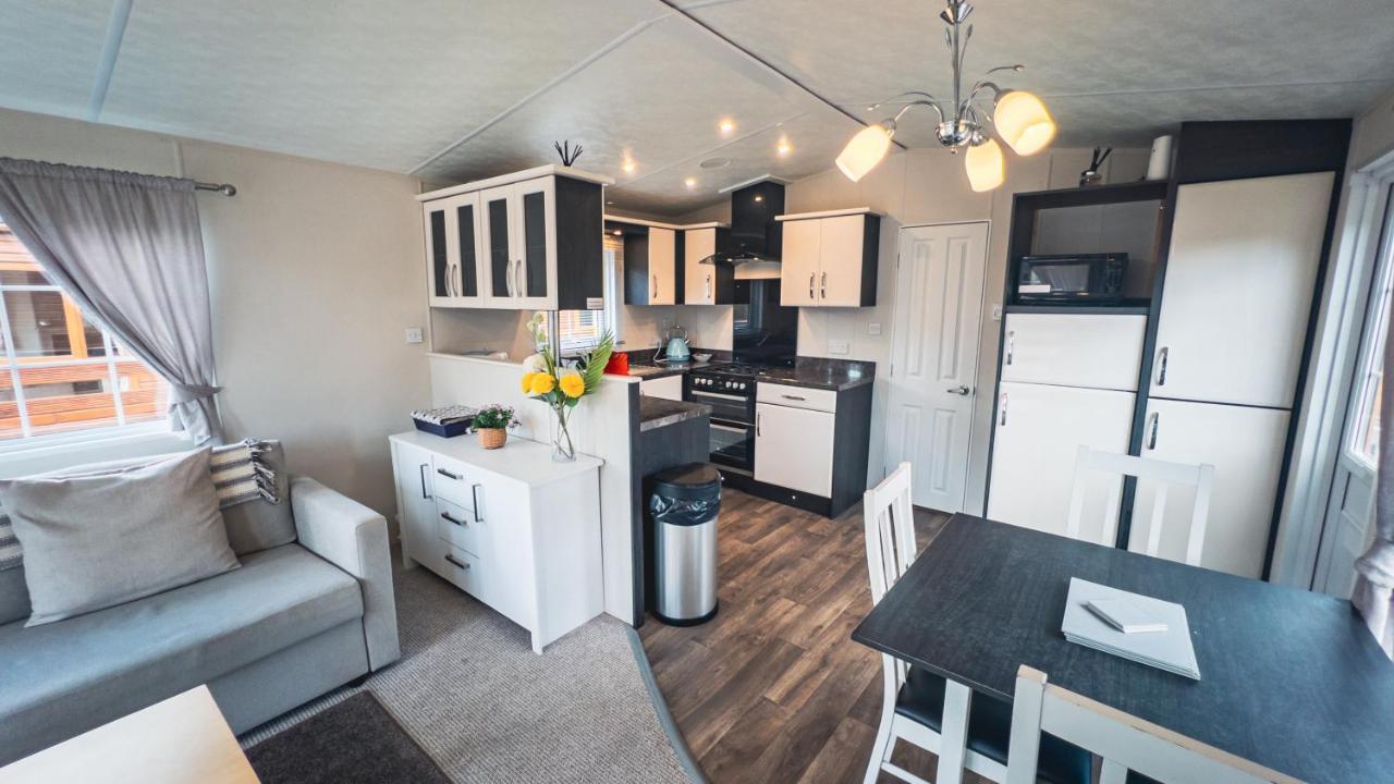 Angie'S Haven, Superb 2 Bedroom Lodge With Hot Tub - Sleeps 6 - Felmoor Park Morpeth Exteriér fotografie